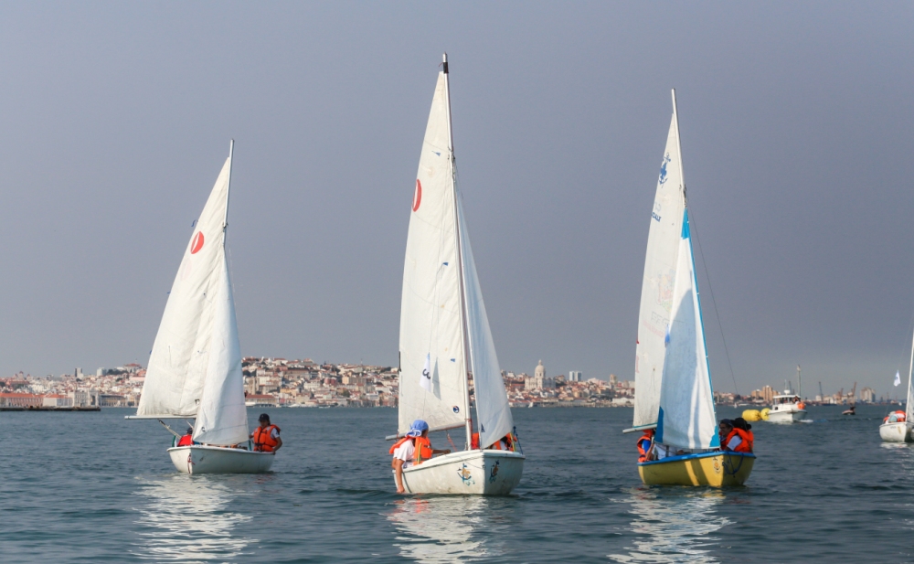 Nesta 1ª Regata participaram perto de 60 Moços/Moças.