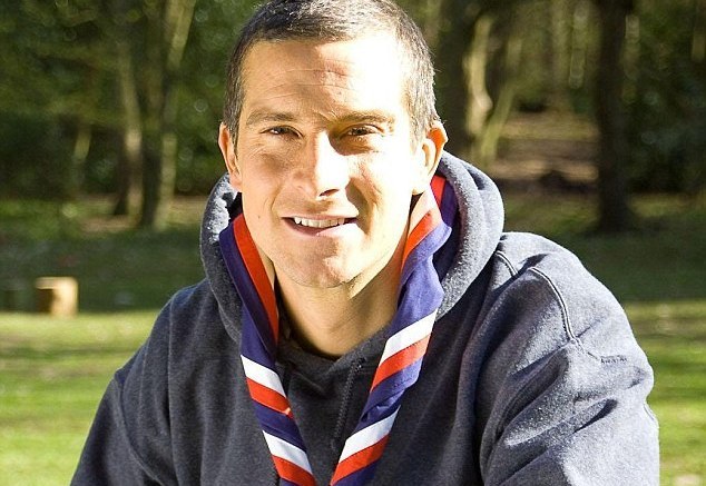 Bear Grylls foi o mais novo Chefe Nacional Inglês alguma vez eleito, com 34 anos.