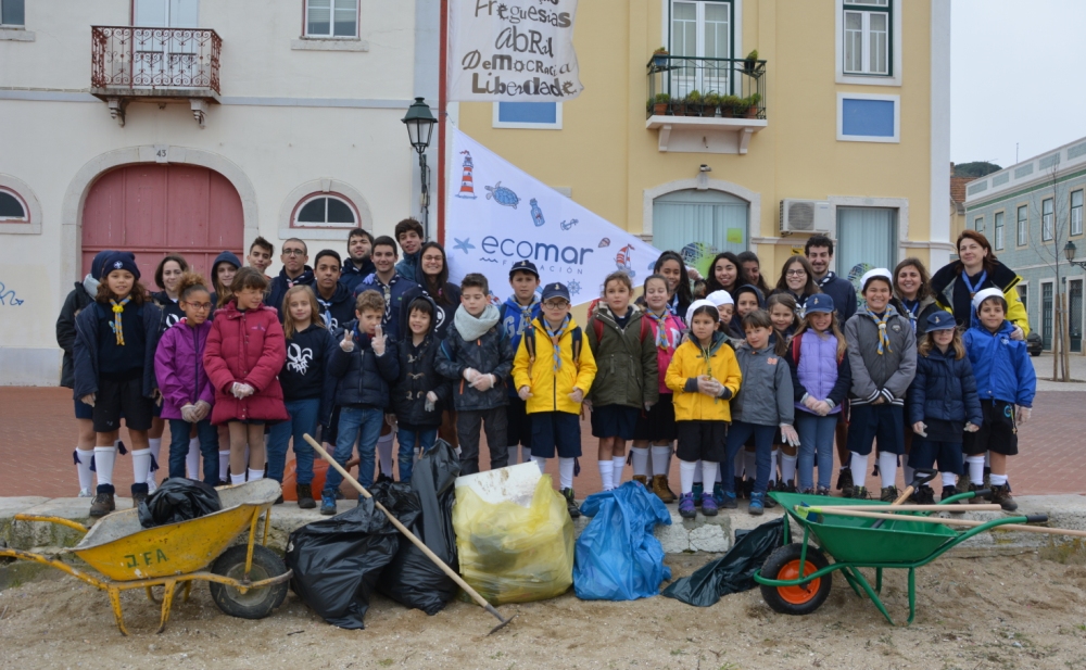 Primeira ação de limpeza em parceria com a ECOMAR.