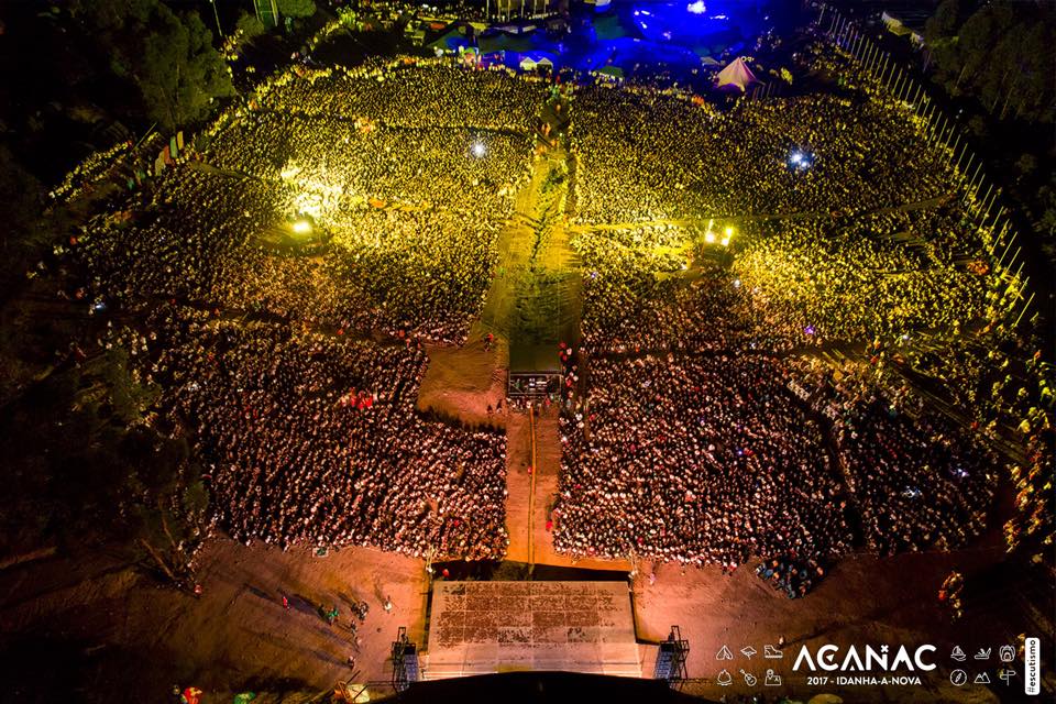 Na Arena do Futuro, 21.534 participantes juntaram-se para a abertura deste 23.º Acampamento Nacional.