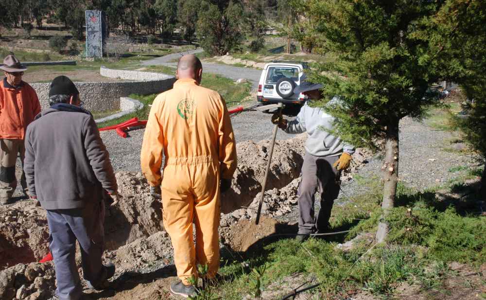 Obras de melhoramento do campo.