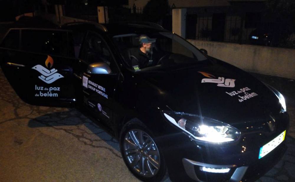 Viatura conduzida pela delegação do CNE a caminho de Viena.