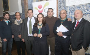 Representantes do CNE na cerimónia da entrega do Troféu.