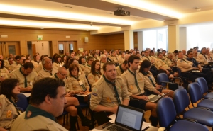 Mais de 160 votantes presentes no Conselho.