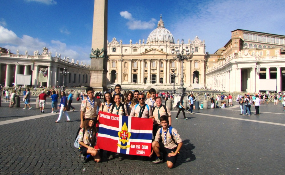 Comunidade na Praça de São Pedro, Vaticano.