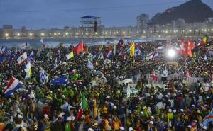 Milhões de pessoas para ver o Papa Francisco.