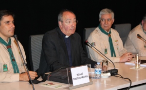 D. Jorge Ortiga, com Assistente Nacional do CNE e Presidente da Mesa do Conselho.