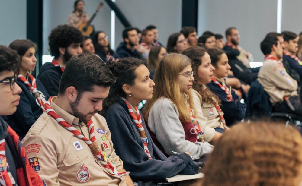 Cerca de 90 caminheiros e companheiros reunidos no Cenáculo.