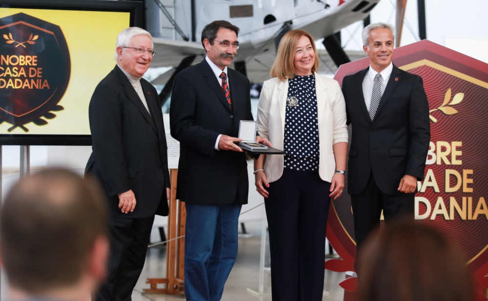 Carlos Alberto Pereira a ser agraciado.