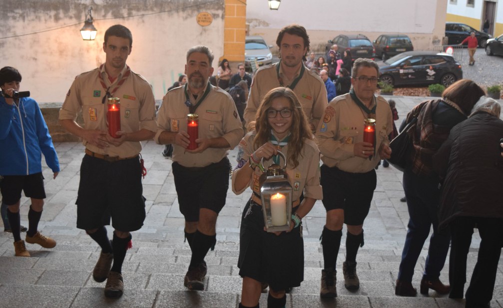 Chegada da delegação portuguesa à Sé de Évora com a Luz da Paz de Belém.