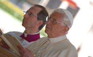 Bento XVI na Capelinha das Aparições em Fátima