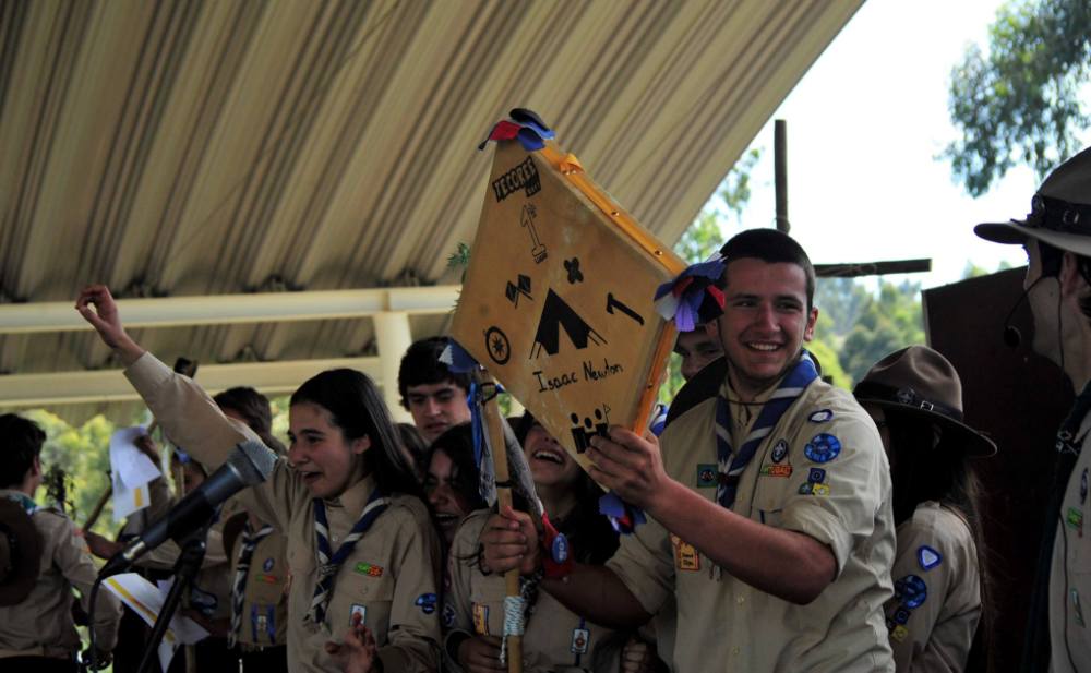 A equipa Isaac Newton do agrupamento 295 Vila Real ao receberem o prémio.